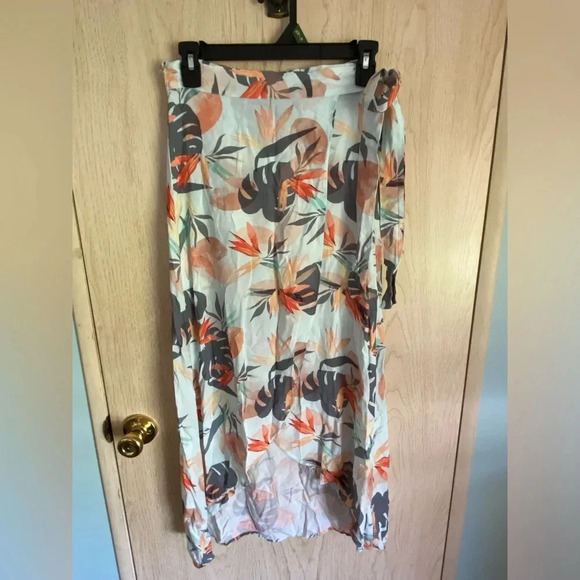 Shore Tropical Print Rayon Wrap Skirt Sz Medium - Picture 1 of 11